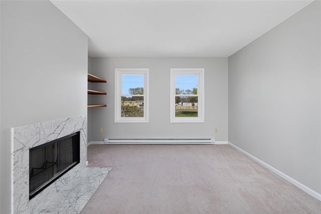 1 Willow Glen Circle 25, Warwick, RI 02889