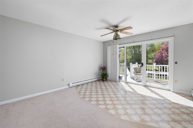 1 Willow Glen Circle 25, Warwick, RI 02889