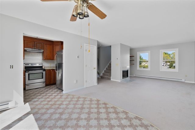 1 Willow Glen Circle 25, Warwick, RI 02889