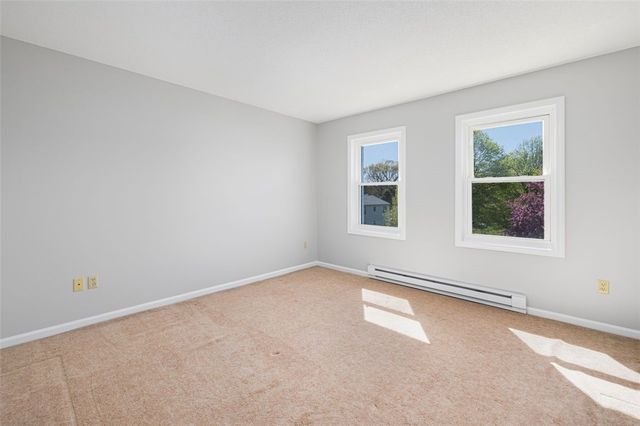 1 Willow Glen Circle 25, Warwick, RI 02889