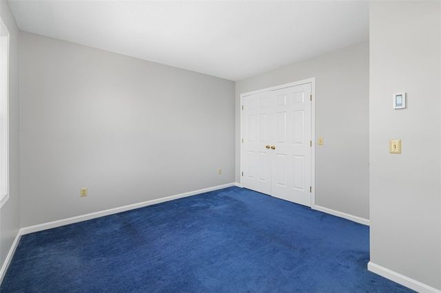 1 Willow Glen Circle 25, Warwick, RI 02889