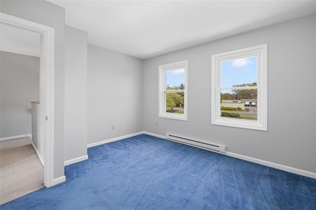 1 Willow Glen Circle 25, Warwick, RI 02889