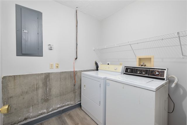 1 Willow Glen Circle 25, Warwick, RI 02889