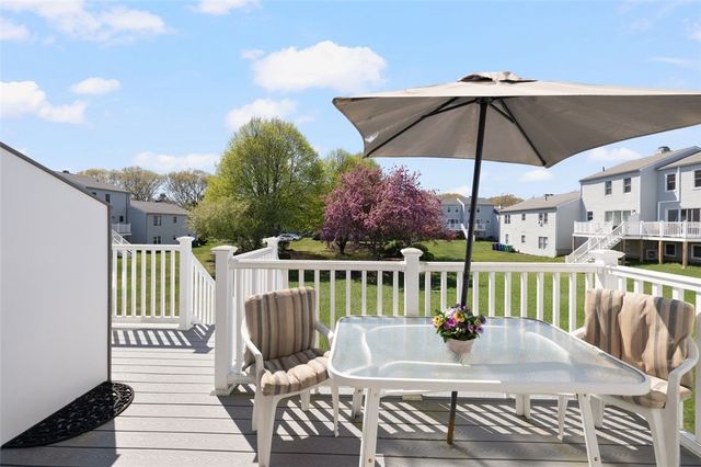 1 Willow Glen Circle 25, Warwick, RI 02889
