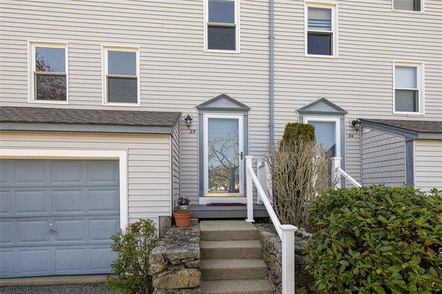 1 Willow Glen Circle 25, Warwick, RI 02889