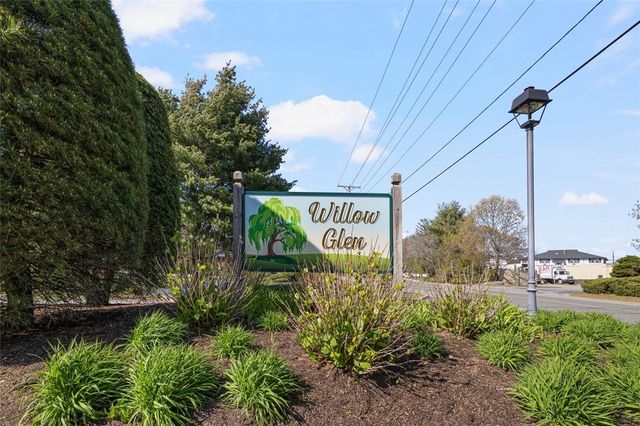 1 Willow Glen Circle 25, Warwick, RI 02889