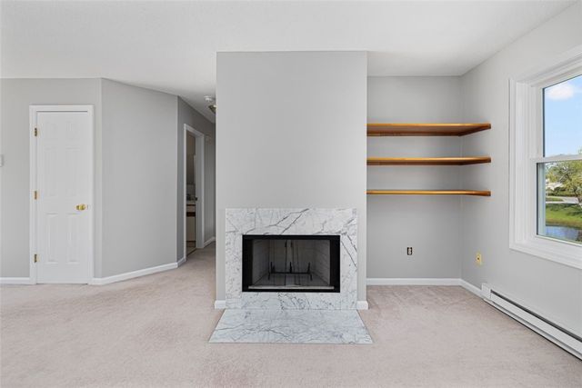 1 Willow Glen Circle 25, Warwick, RI 02889