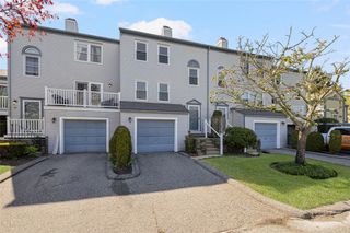 1 Willow Glen Circle 25, Warwick, RI 02889