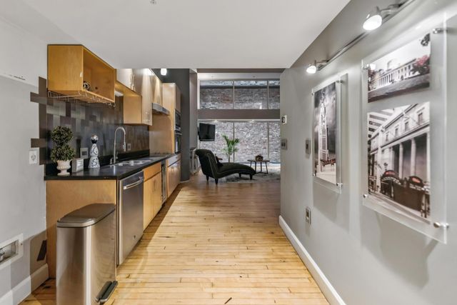 106 N High Street, 205, Columbus, OH 43215