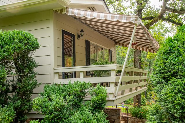 504 Fleetwood Drive, Lookout Mountain, TN 37350