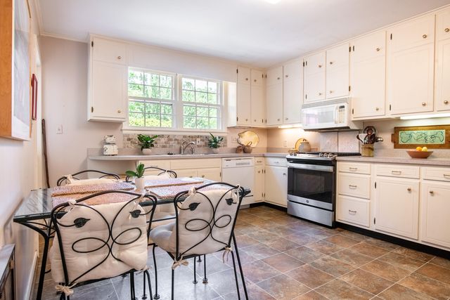 504 Fleetwood Drive, Lookout Mountain, TN 37350