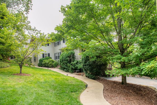 504 Fleetwood Drive, Lookout Mountain, TN 37350