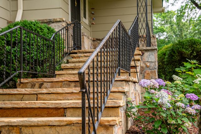 504 Fleetwood Drive, Lookout Mountain, TN 37350