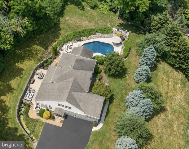 16 WINDING BROOK, Reading, PA 19608