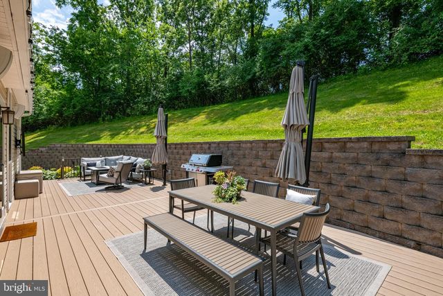 16 WINDING BROOK, Reading, PA 19608