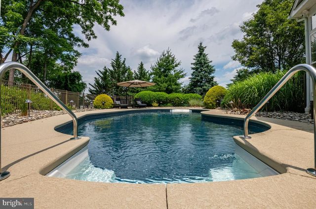 16 WINDING BROOK, Reading, PA 19608
