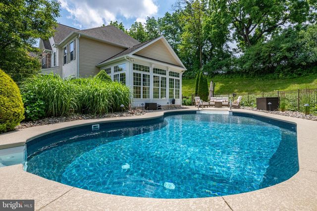 16 WINDING BROOK, Reading, PA 19608