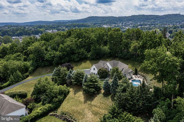 16 WINDING BROOK, Reading, PA 19608