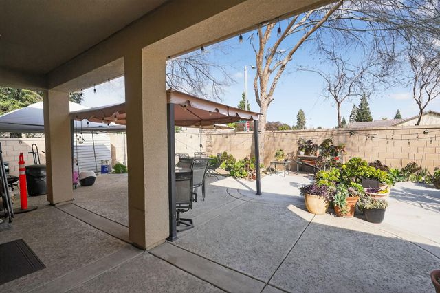 1832 N Vickie Street, Visalia, CA 93291