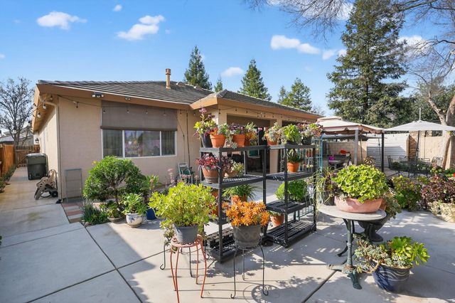 1832 N Vickie Street, Visalia, CA 93291