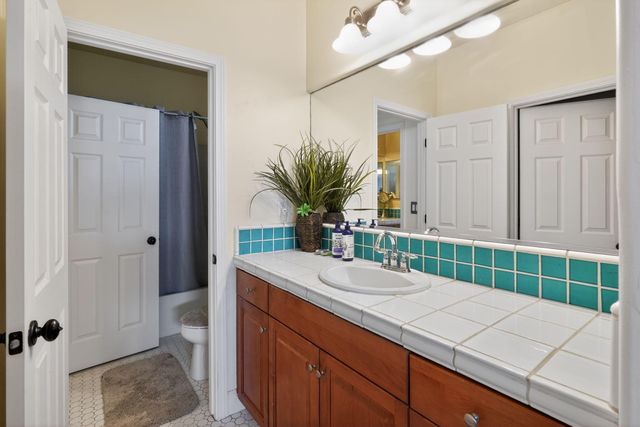 1832 N Vickie Street, Visalia, CA 93291