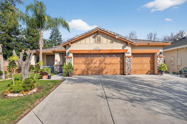 1832 N Vickie Street, Visalia, CA 93291