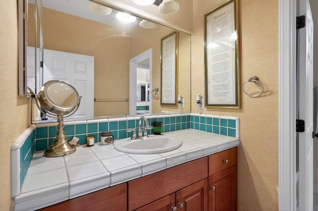 1832 N Vickie Street, Visalia, CA 93291