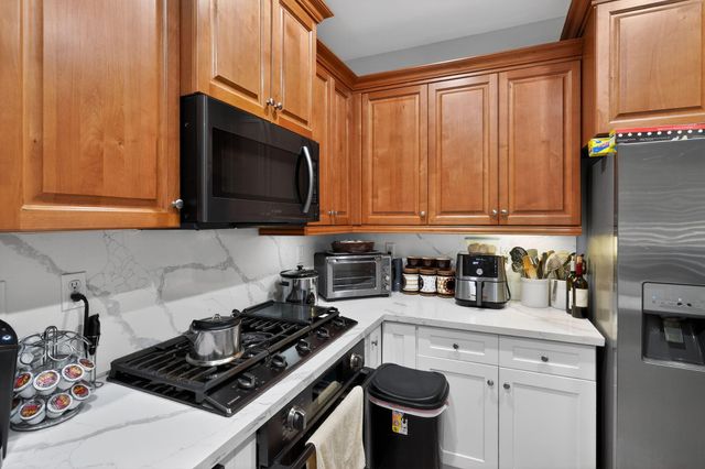 1832 N Vickie Street, Visalia, CA 93291