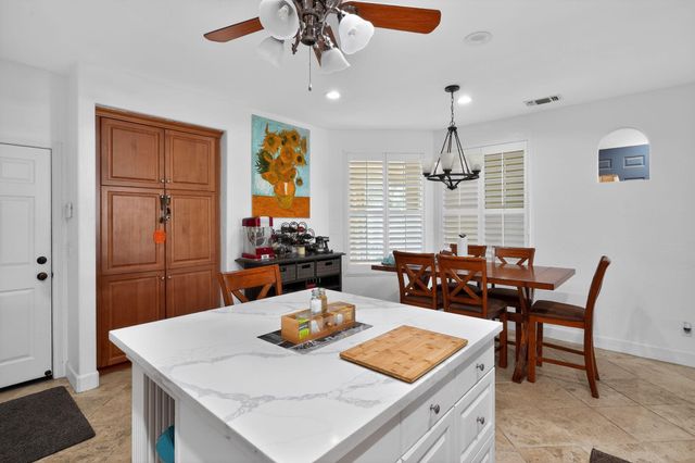 1832 N Vickie Street, Visalia, CA 93291