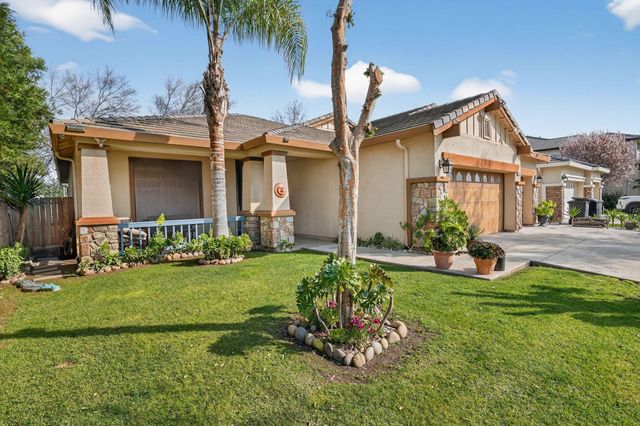 1832 N Vickie Street, Visalia, CA 93291