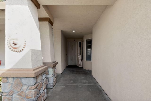 1832 N Vickie Street, Visalia, CA 93291