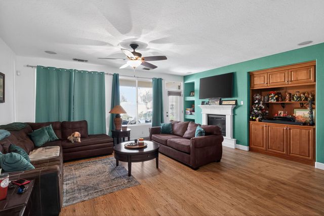 1832 N Vickie Street, Visalia, CA 93291