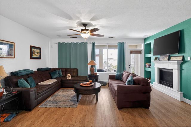 1832 N Vickie Street, Visalia, CA 93291