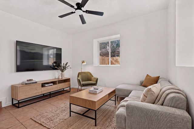 2712 Zickert Road NW, Albuquerque, NM 87104