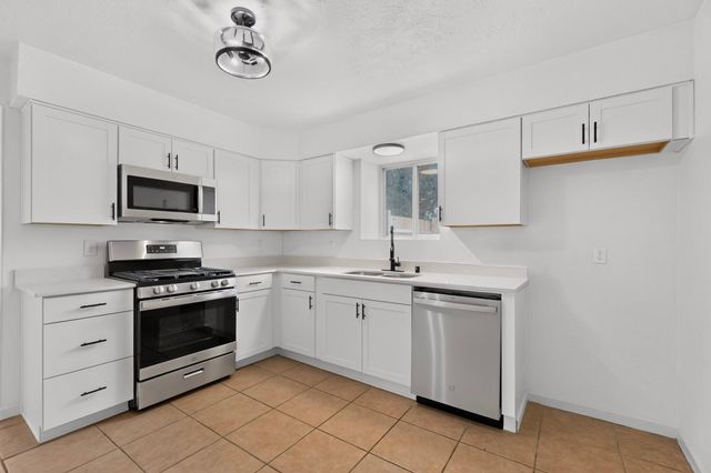 2712 Zickert Road NW, Albuquerque, NM 87104