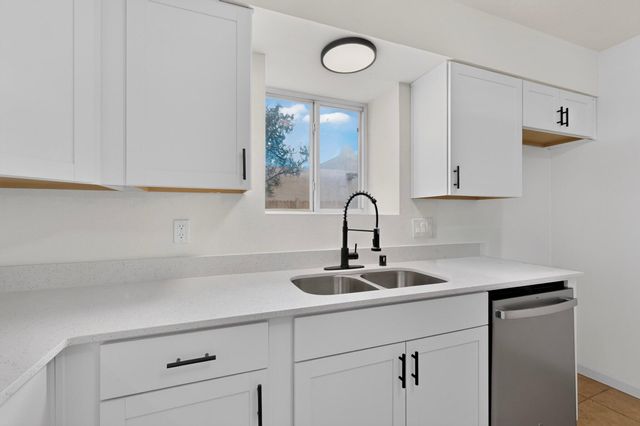 2712 Zickert Road NW, Albuquerque, NM 87104