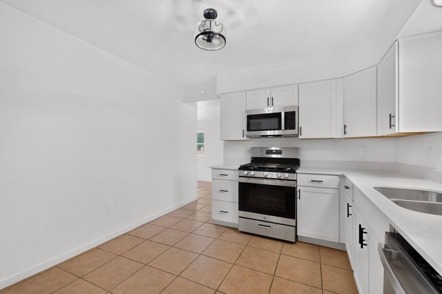 2712 Zickert Road NW, Albuquerque, NM 87104