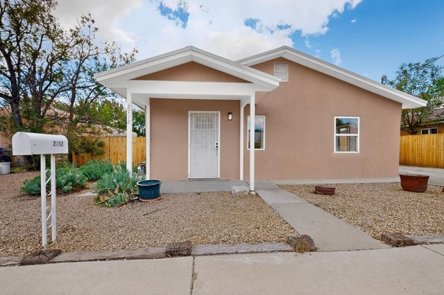 2712 Zickert Road NW, Albuquerque, NM 87104