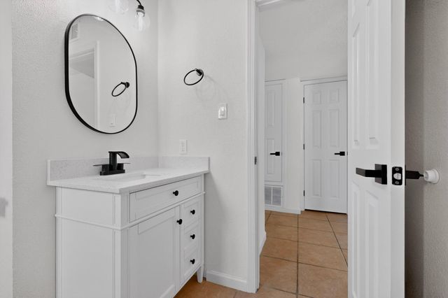2712 Zickert Road NW, Albuquerque, NM 87104