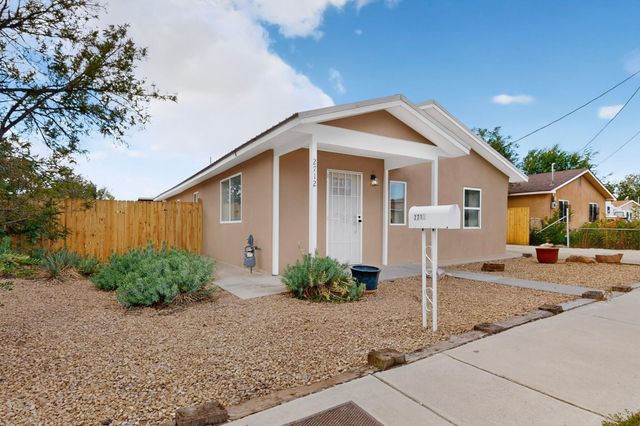 2712 Zickert Road NW, Albuquerque, NM 87104