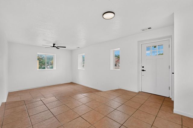 2712 Zickert Road NW, Albuquerque, NM 87104