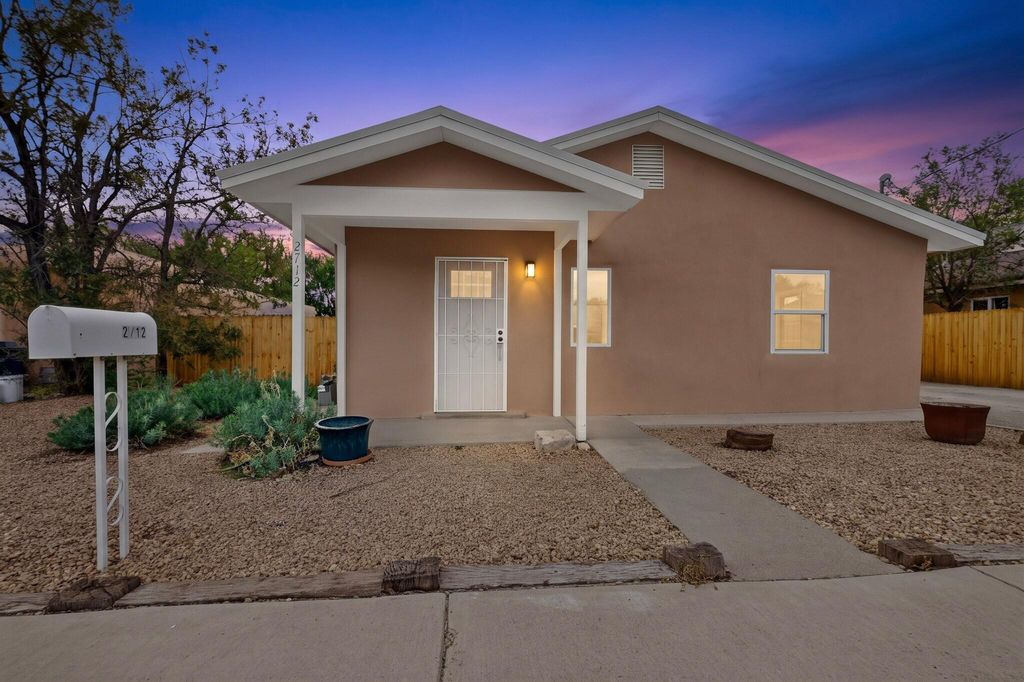 2712 Zickert Road NW, Albuquerque, NM 87104