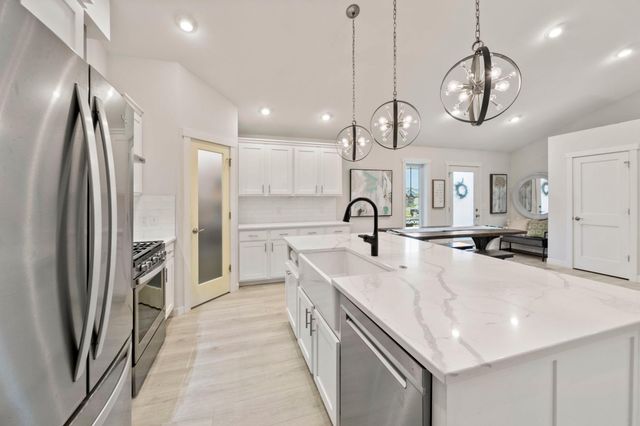 404 Westwood Drive, River Falls, WI 54022