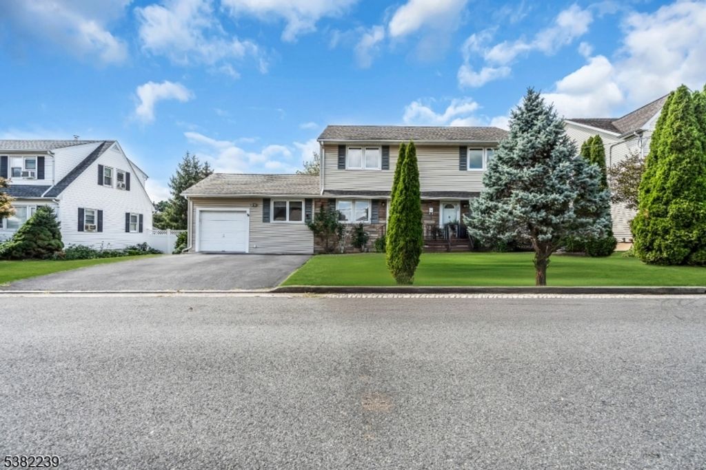 226 S 16Th Ave, Manville Boro, NJ 08835