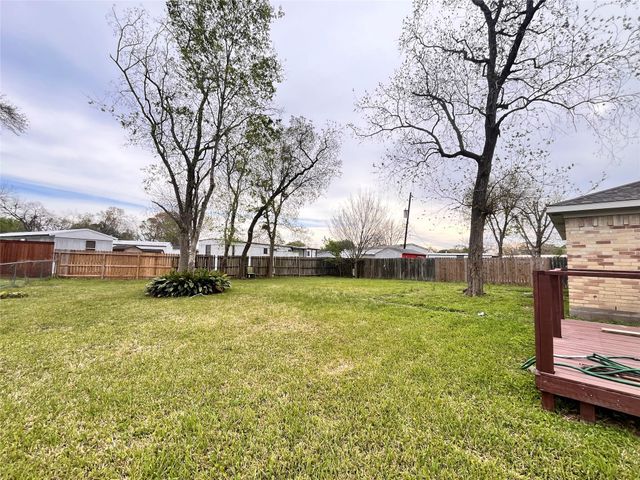 4641 Orange Circle S, Pearland, TX 77581