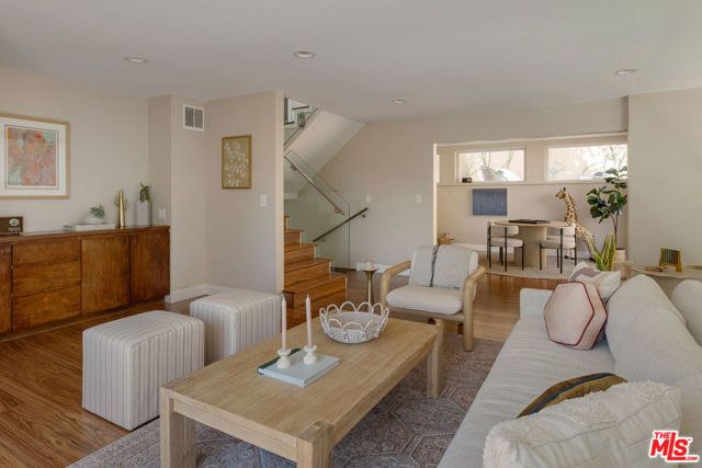 3751 Prestwick Drive, Los Angeles, CA 90027