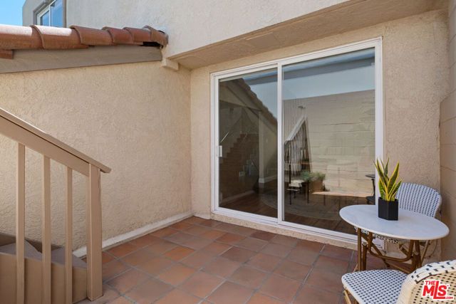 3751 Prestwick Drive, Los Angeles, CA 90027