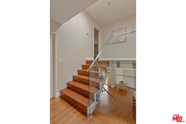 3751 Prestwick Drive, Los Angeles, CA 90027