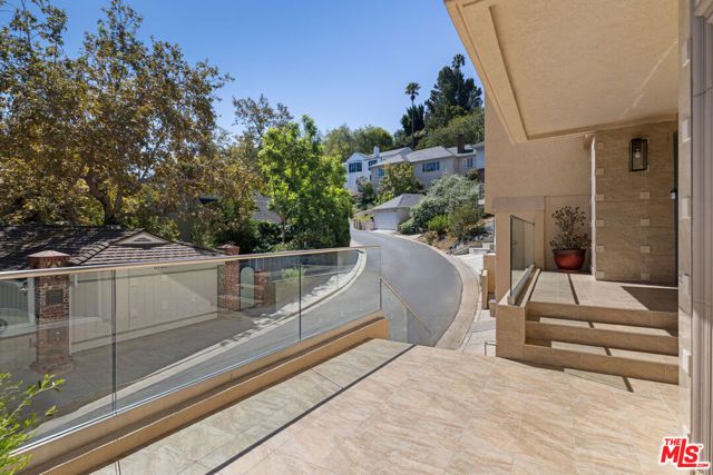 3751 Prestwick Drive, Los Angeles, CA 90027