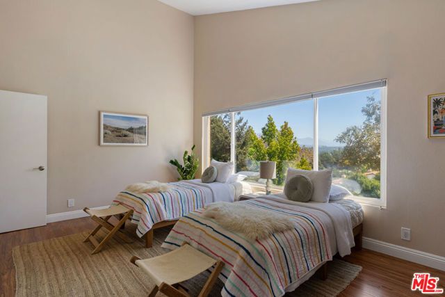3751 Prestwick Drive, Los Angeles, CA 90027